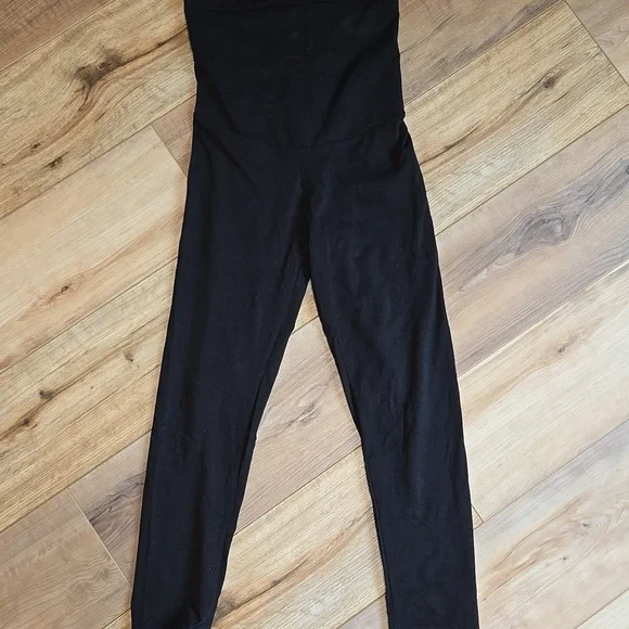 Maternity Pants Bundle Size Medium - Picture 11 of 16